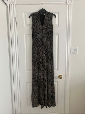 Stunning Black Patterned V-Neck Maxi Dress
